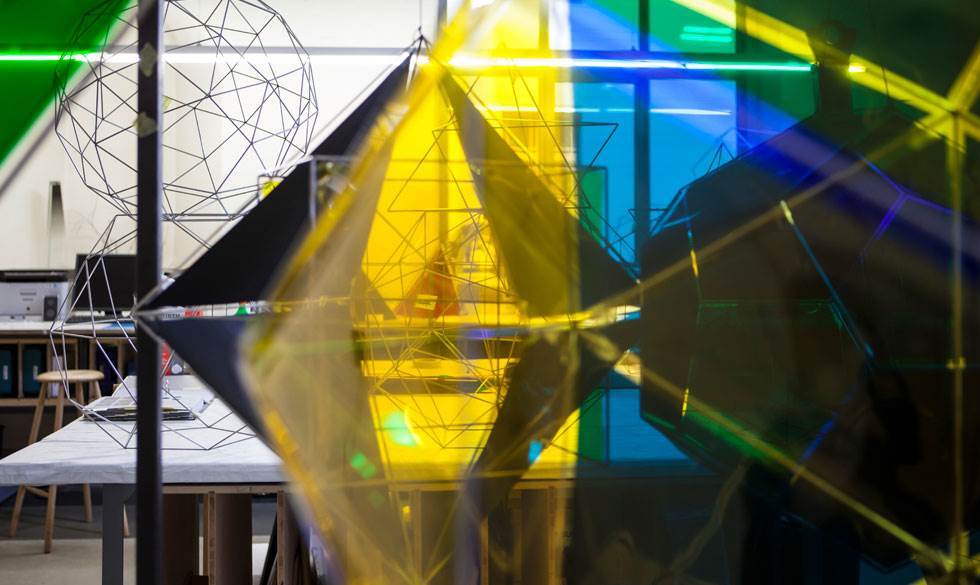 Et portræt af kunstner Olafur Eliasson. Olafur Eliasson