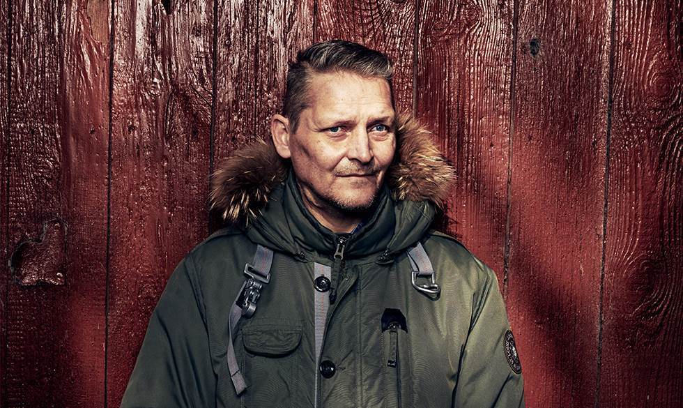 Hans-Henrik Pedersen blev hårdt ramt af sin udstationering. Det har taget ham næsten 20 år at blive i stand til at tale om de ting, han oplevede i 1995. I dag håber han at få kontakt til nogle af dem, han var på hold med. "Der løb blod og hjerne ud gennem mine fingre. Jeg kan lige så tydeligt huske hans øjne"