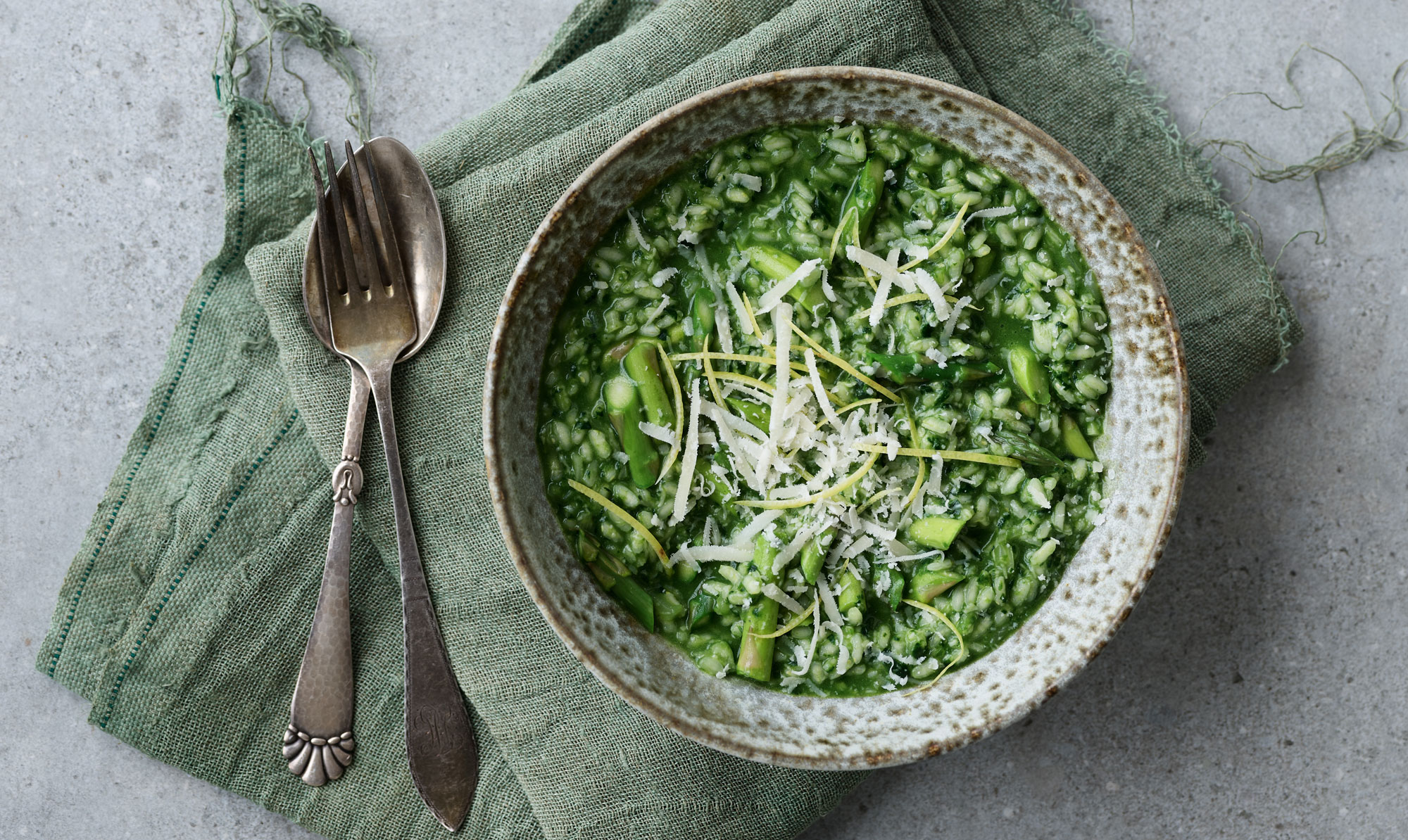 Skøn grøn risotto! Grøn risotto med asparges og spinat