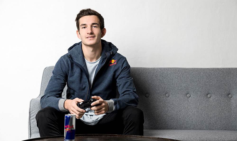20-årige August Rosenmeier er en af verdens bedste FIFA-spillere: ”Messi bad om at tage en selfie med mig”