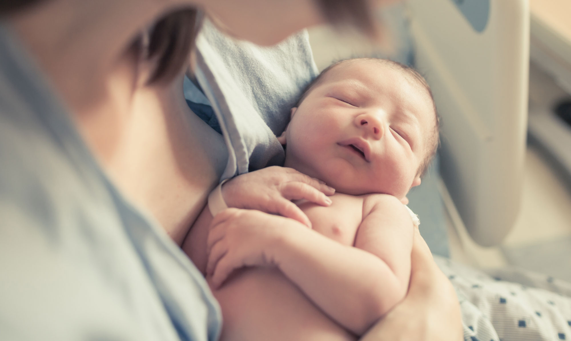 Alt er glemt, når du har baby i armene. Men hvor lang tid tager en fødsel egentlig? Så lang tid tager det at føde