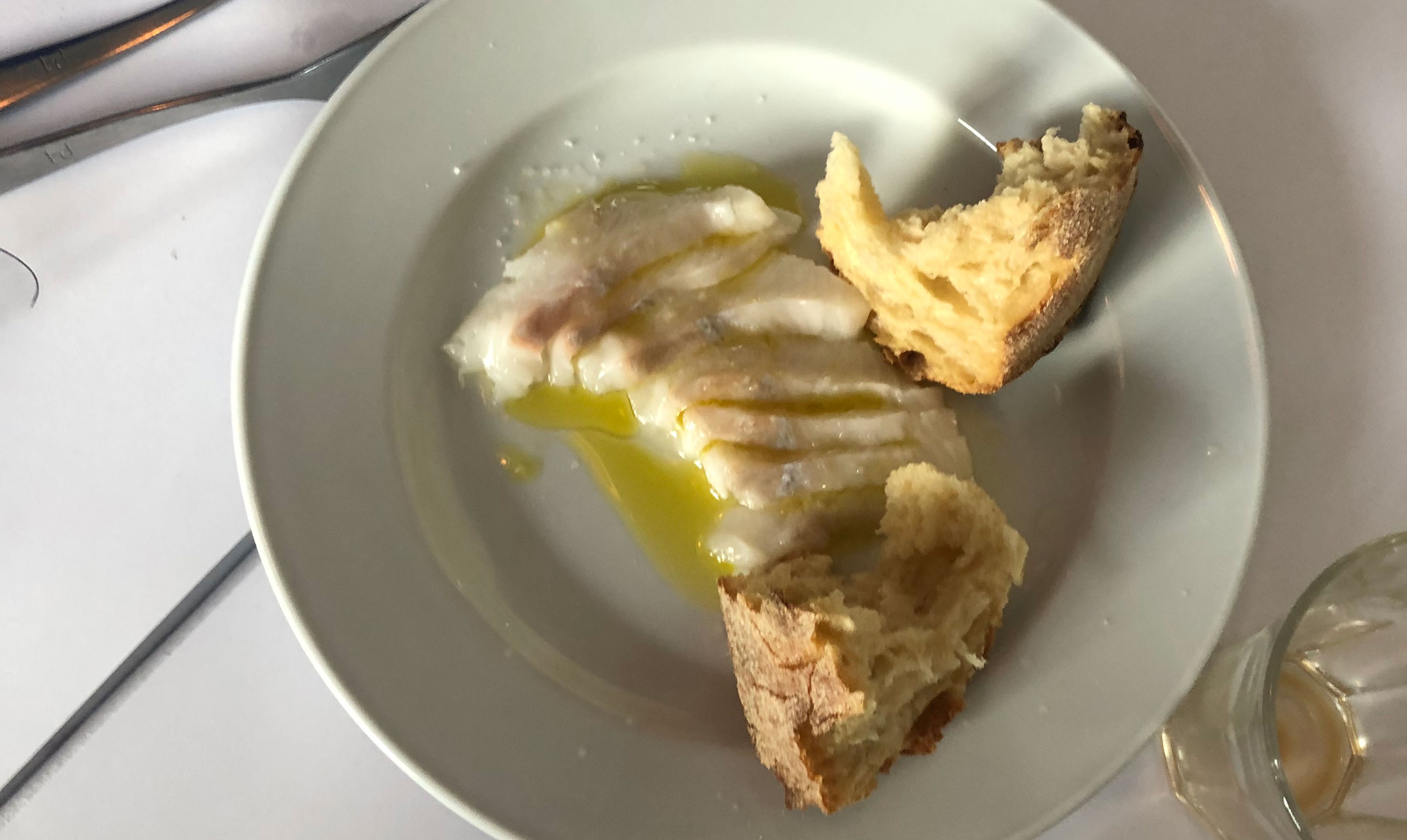 Sådan laver du Osteria 16's råmarineret helleflynder med citron