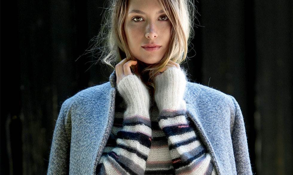 Smart sweater til den kolde vinter. Stribet kidmohair sweater