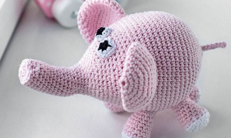 Sød hæklet elefant. Hækl selv: Sød lyserød elefant