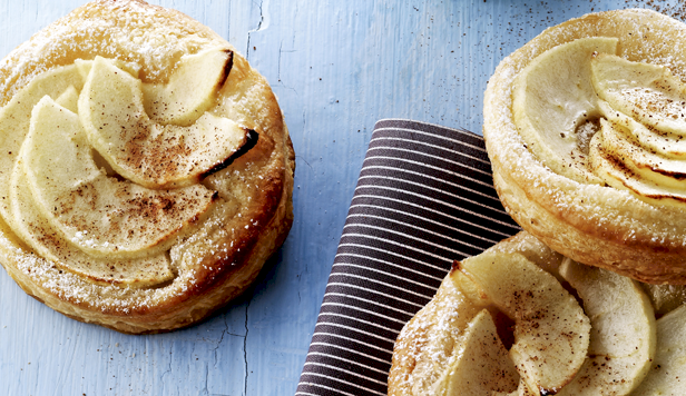 Æbletærte med kanelcreme Æbletærte opskrift med kanelcreme