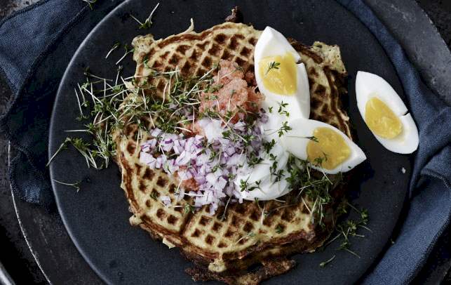 Hashbrown-vafler med stenbiderrogn