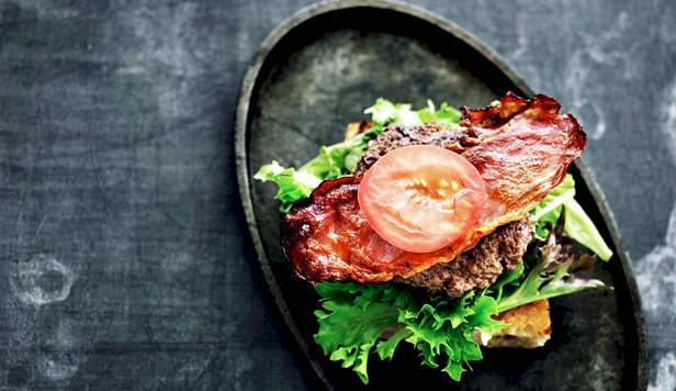 Burger med parmaskinke Opskrift på burger med parmaskinke