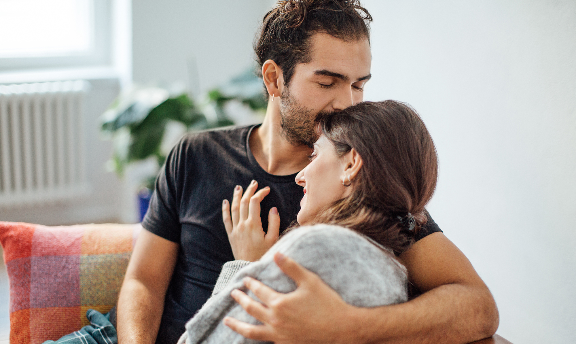 Min forlovede og jeg har to vidt forskellige forhold til sex, og jeg kan slet ikke leve op til, hvad han gerne vil have, hvad gør jeg? Det tager Vibeke Dorph stilling til. Vibeke Dorph Brevkasse Min forlovede er besat af sex