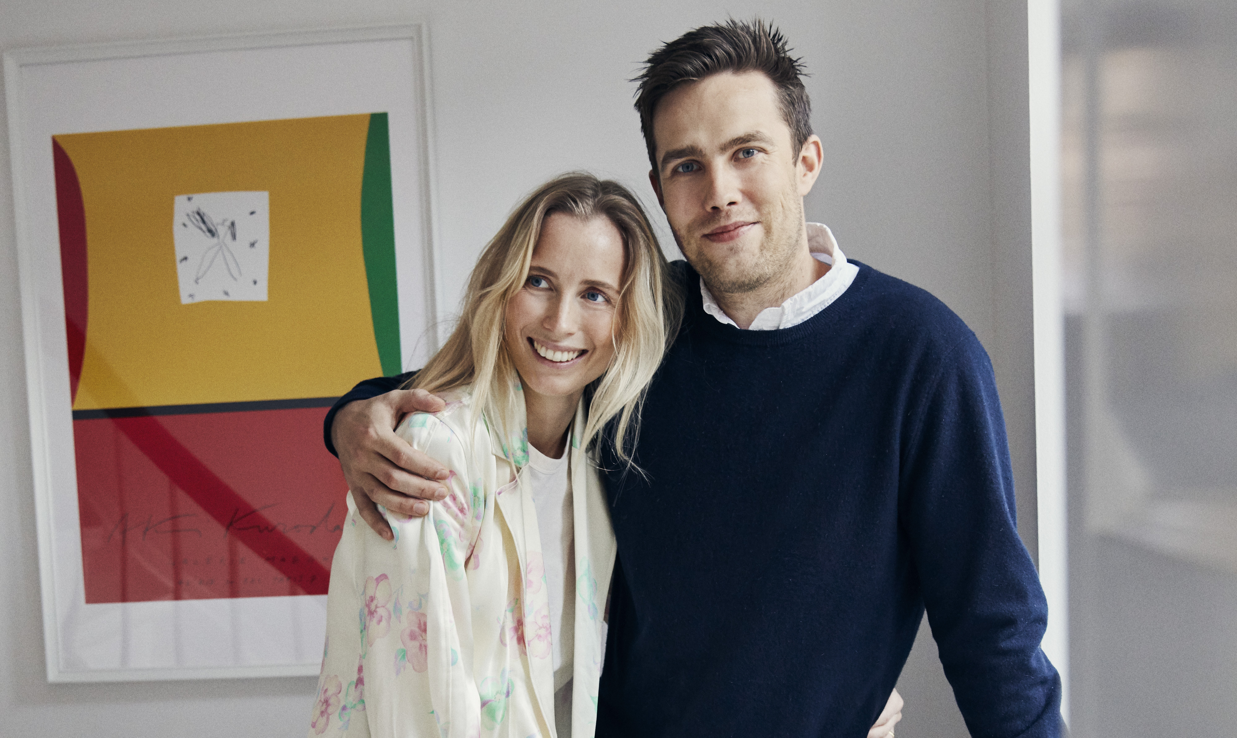 Cecilie står bag mærket Geit Copenhagen og er pr- og marketingansvarlig hos Hvisk. Tobias er restauratør og medarbejder af spiseriet Bottega Barlie. De venter barn til foråret. Cecilie Pram Kjølbye og Tobias Helweg