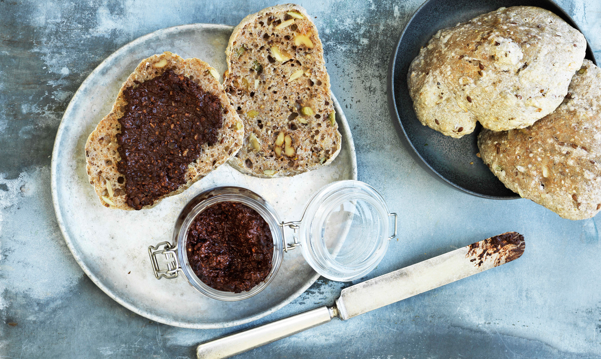 Få opskriften på de antiinflammatoriske boller. Antiinflammatorisk kost: Valnøddeboller med nøddechokolade