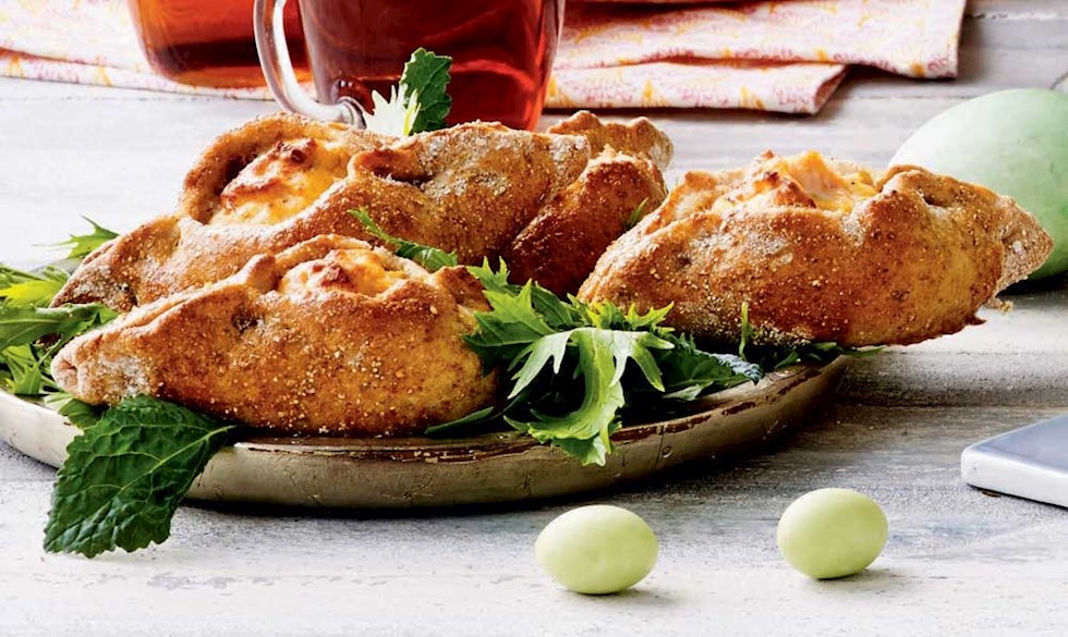 Lækre pirogger med laks - gode til både brunch, picnickurv og madpakke. sådan bager du pirogger