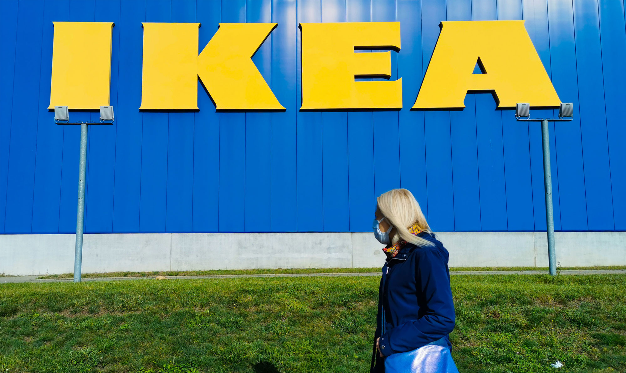 Nu kan du komme i IKEA, hvis du har booket tid. Læs mere her. IKEA