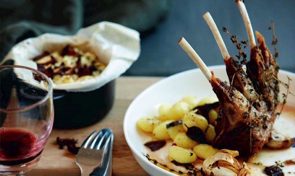 Stegt lammekrone med timian og gnocchi Stegt lammekrone med timian og gnocchi