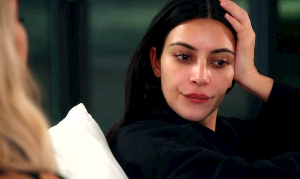 Kim Kardashian fortæller åbent om røveriet i Paris. Kim Kardashian røveri