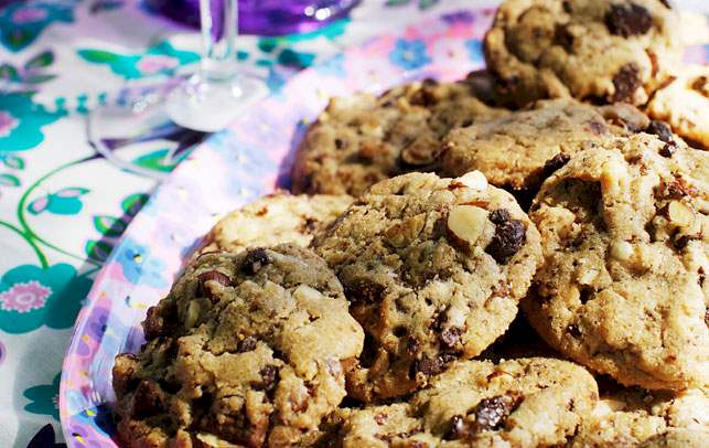 Skønne chocolate chip cookies, der OGSÅ er nemme at lave... Win-win! Opskrift på chocolate chip cookies