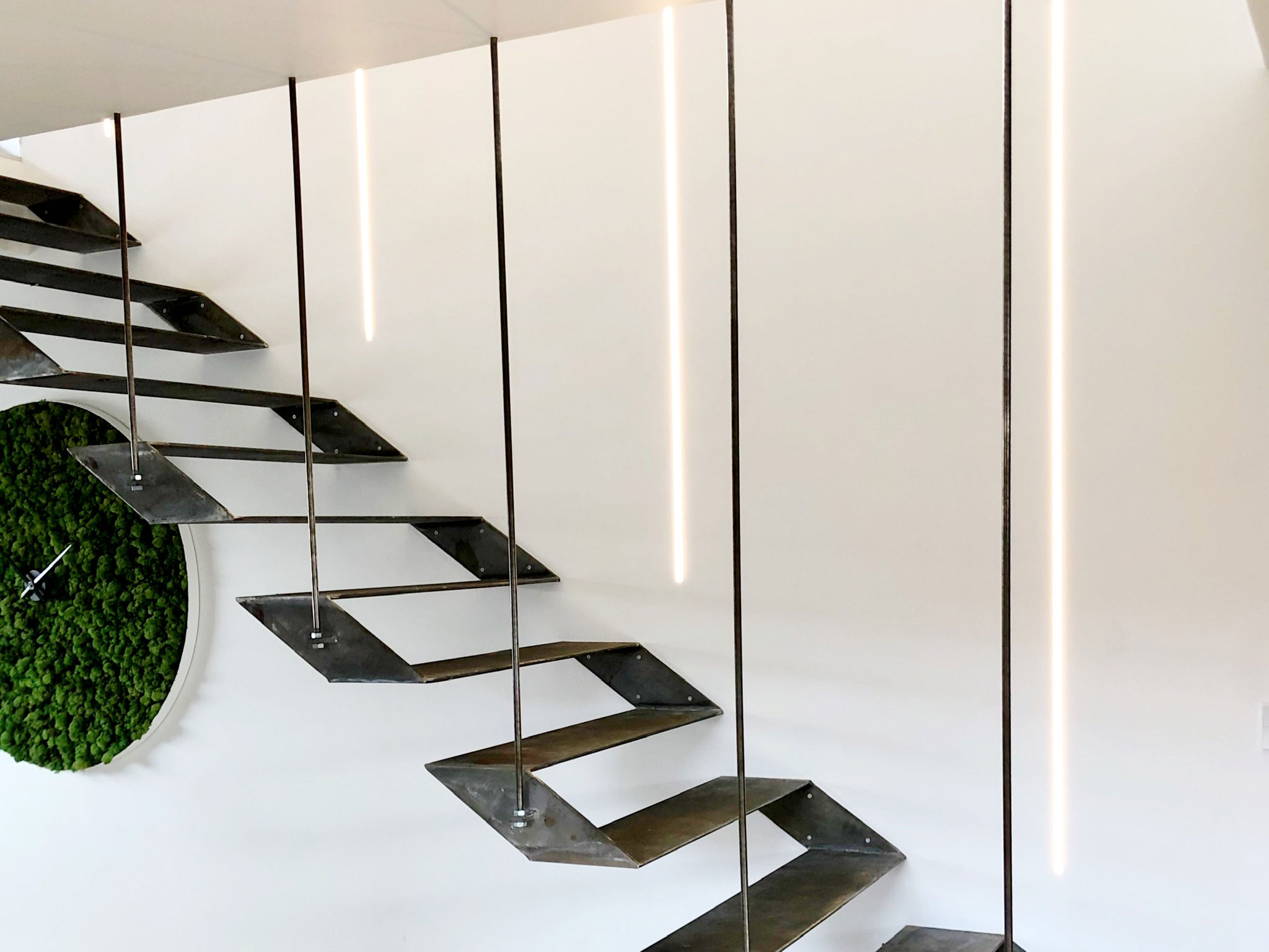Line og Dan har selv designet trappen i jern.