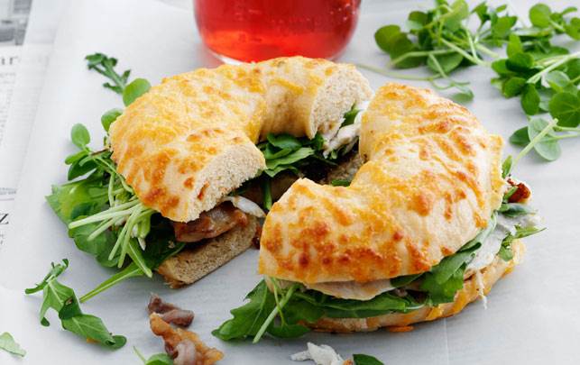 Bagel med kylling & chutney