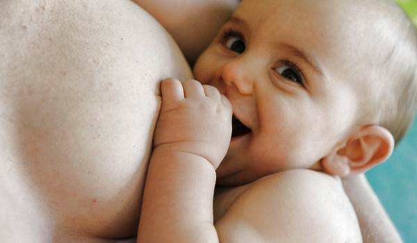 Foto: Colourbox 10 trin til en glad baby uden mors bryst