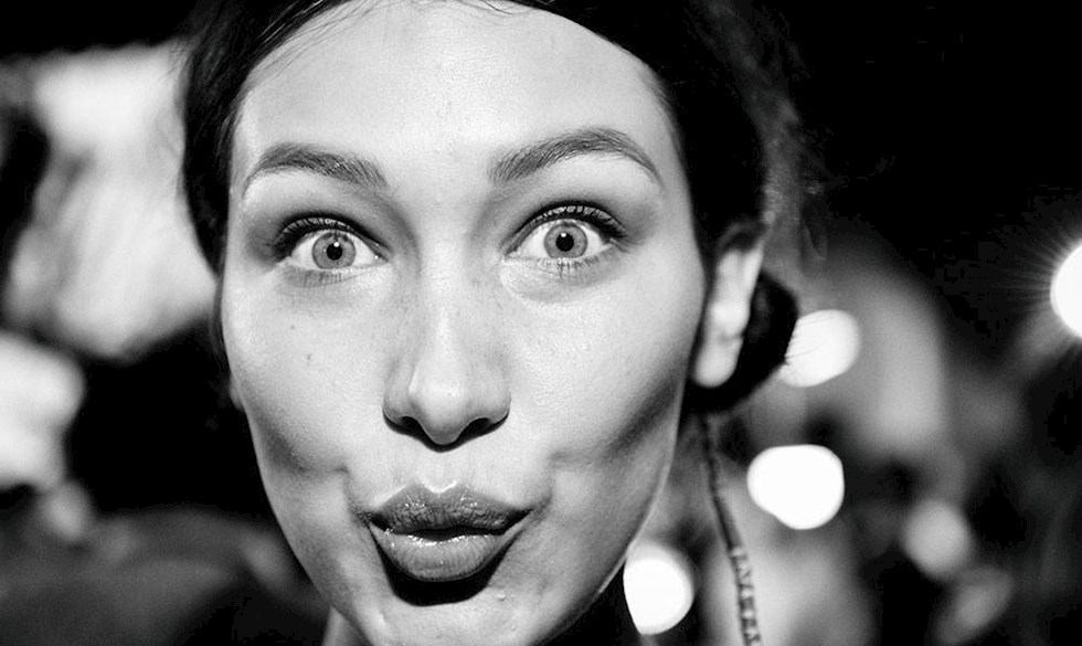Smuk og gennemfugtet hud. Mon modellen Bella Hadid kender den bedste ansigtscreme? bedste ansigtscreme