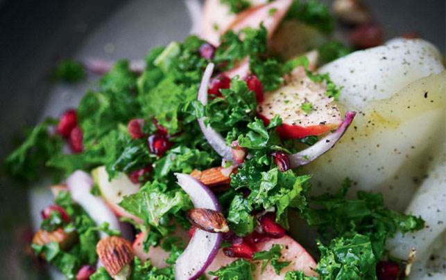 Hellefisk og grønkålssalat Hellefisk og grønkålssalat