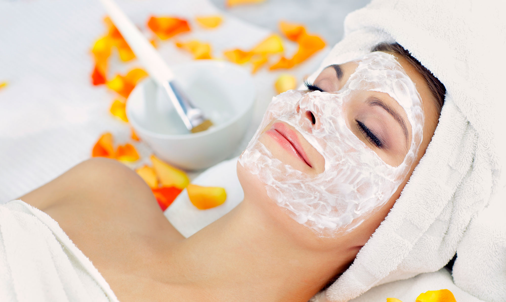 Denne artikel er sponsoreret af: Beauty & Makeup, Britt Ahrensberg Hudpleje, Combio Media, Complete Me, Deleschers Skincare, Face Up Skincare, GO Beauty Hellerup, Shjé, Københavns Kropsterapeut & Retouch Clinik Gør din hud klar til efterårets udfordrende vejr