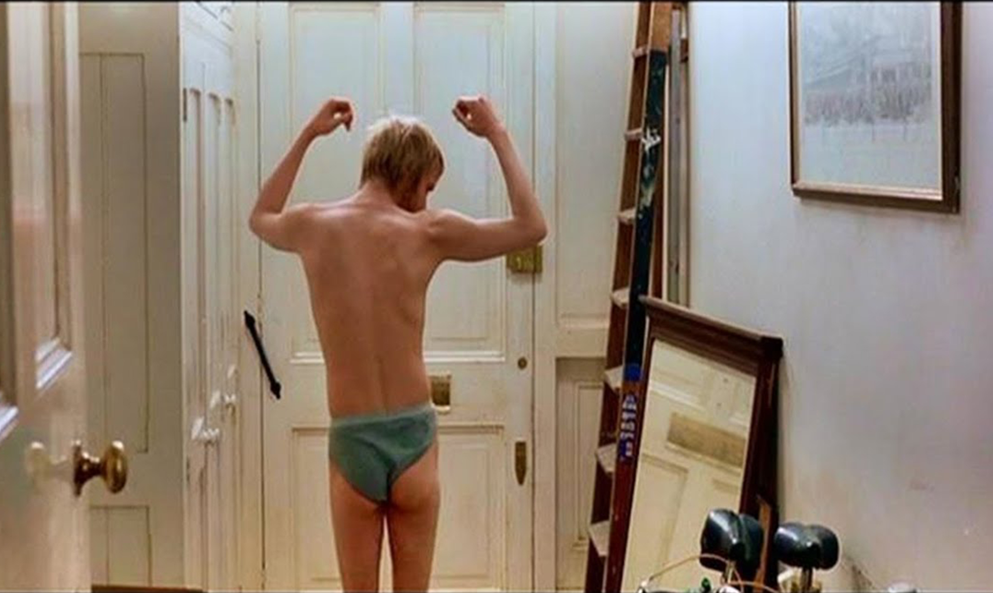 Rhys Ifans som Spike i filmen 'Notting Hill'. Euroman Weekend: En hyldest til den bøvede bofælle