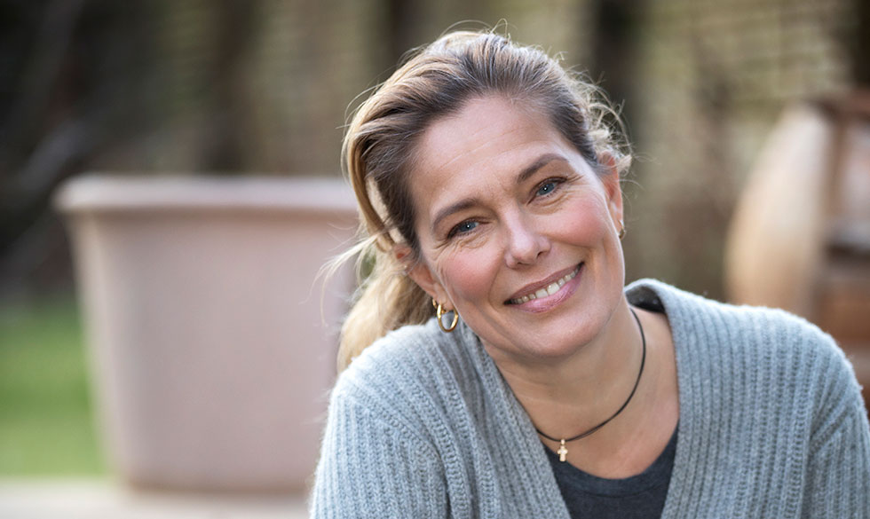 Vi er blevet mere kærlige overfor hinanden, fortæller Renée Toft Simonsen om forholdet til Thomas Helmig. Renée Toft Simonsen og bøger