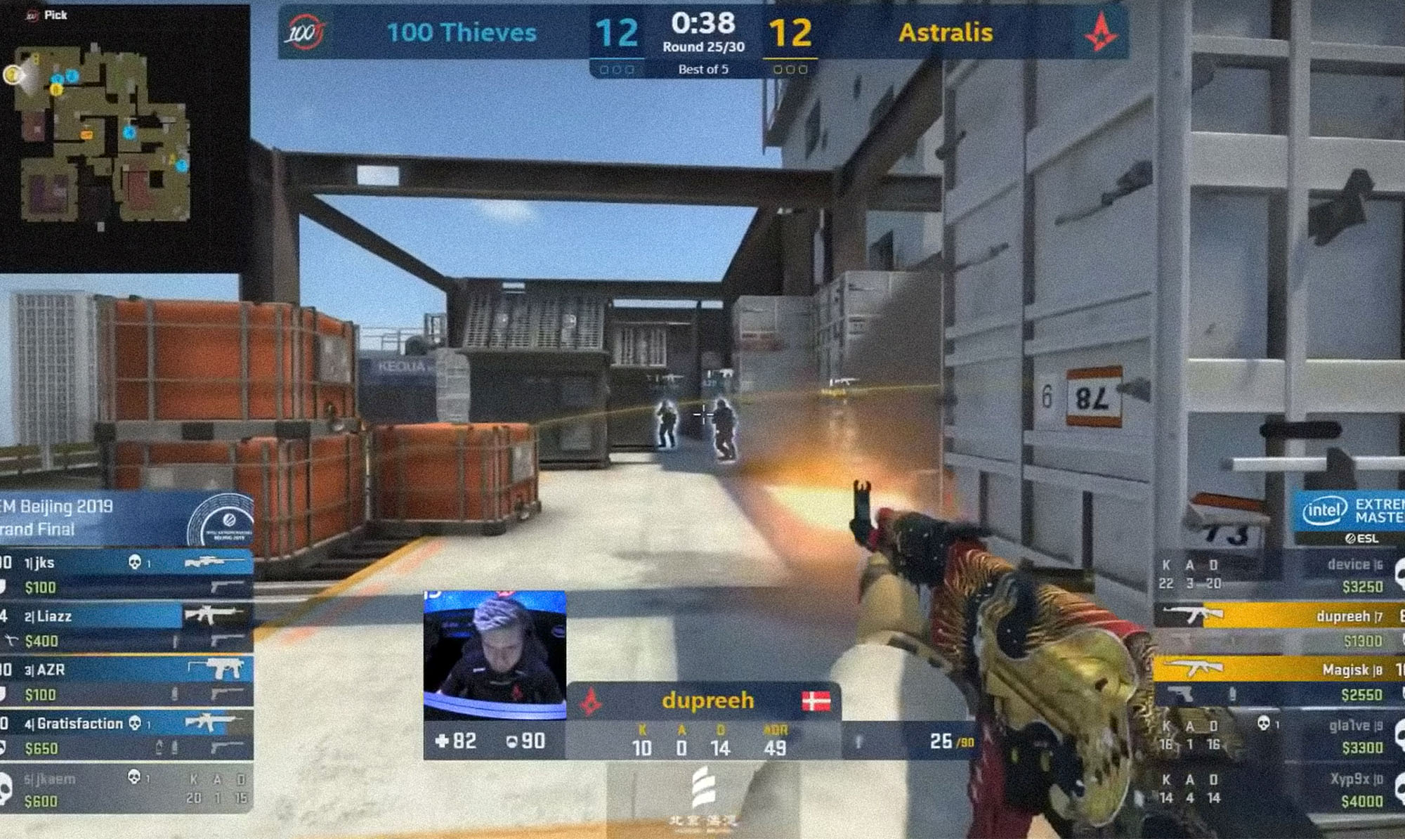 Kan en voksen mand få stillet sine sportsabstinenser ved at se Counter-Strike?