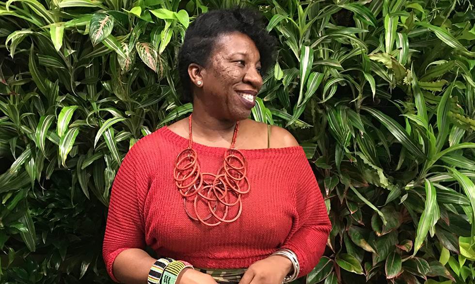 Tarana Burke lancerede allerede i 2007 en 'Me Too'-kampagne for at sætte fokus på seksuel vold blandt unge kvinder fra belastede miljøer i USA. Tarana Burke og #Metoo