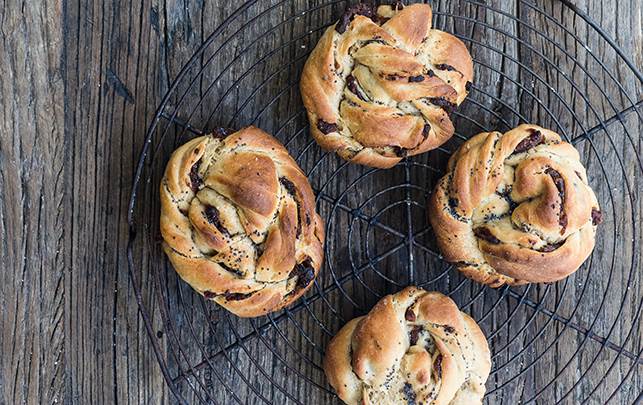 snurrer med spelt, daddel og birkes