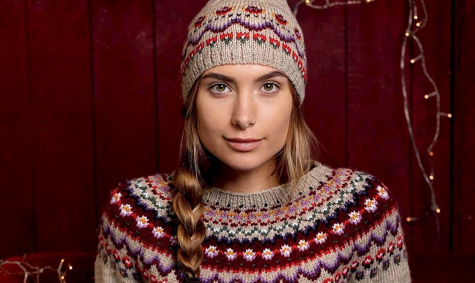 Norsk sweater i julefarver. Strik