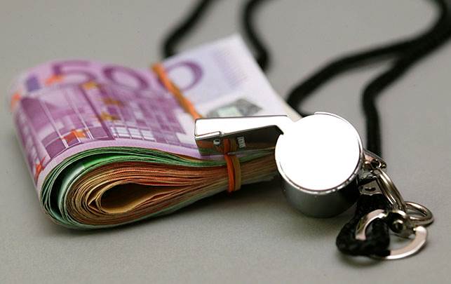 "De ville gerne tilbyde min kollega og jeg 225.000 kr. hver for at sikre, at Rumænien vandt kampen med fem mål"