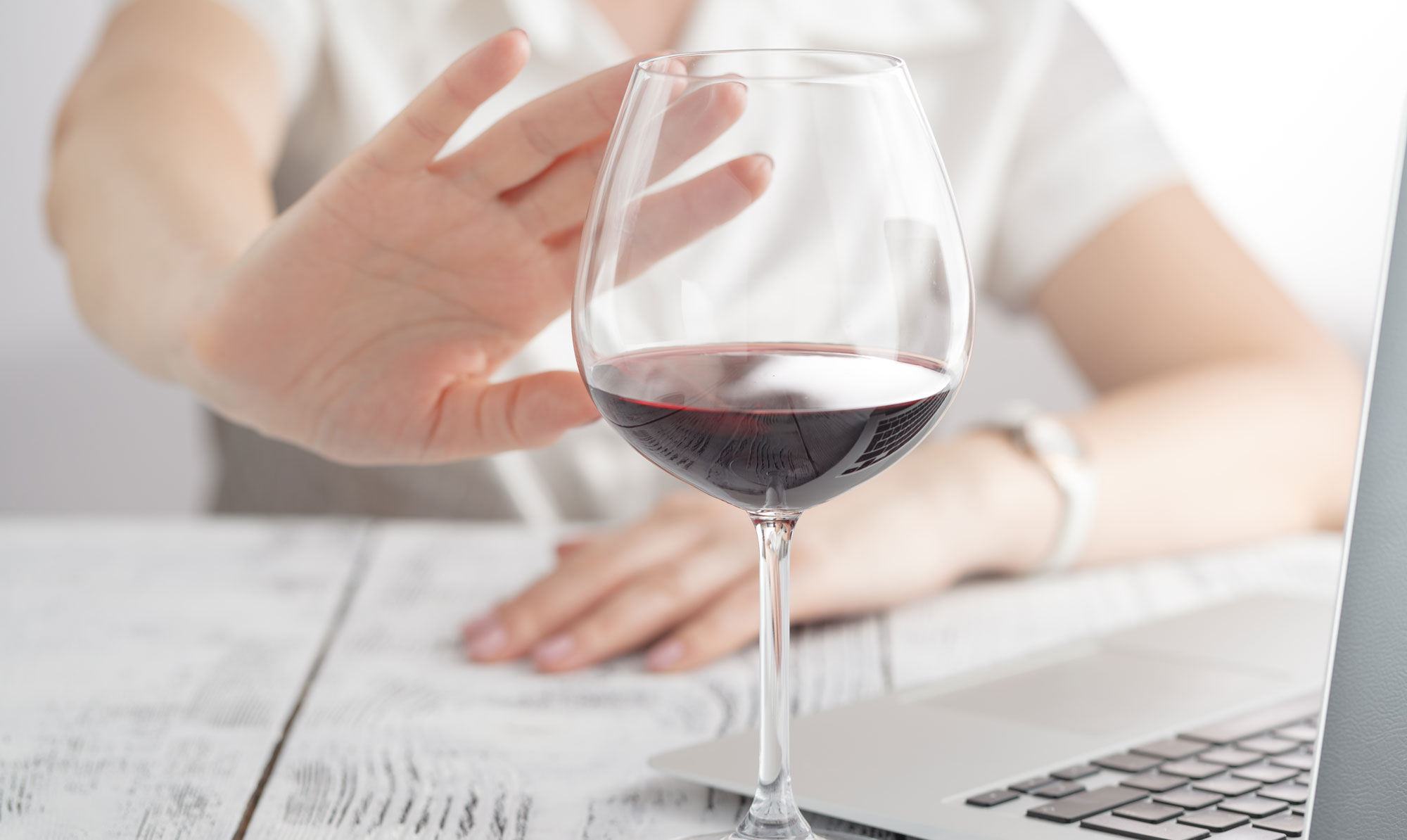 Få gode råd, hvis du vil tage en pause fra alkohol. Alkohol detox: Det sker i kroppen, når du holder en pause fra alkohol