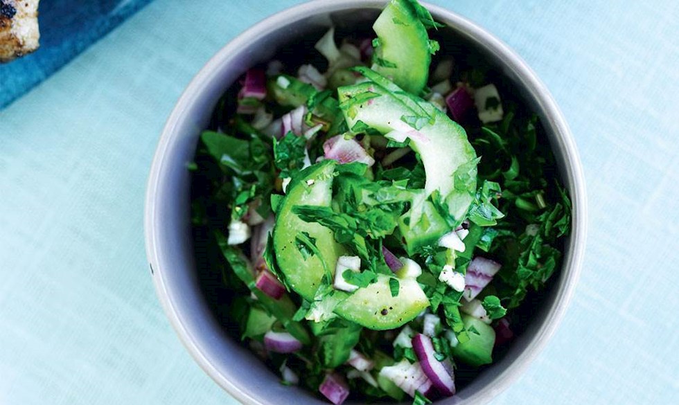 Agurkesalat med mynte og koriander. Agurkesalat med mynte og koriander