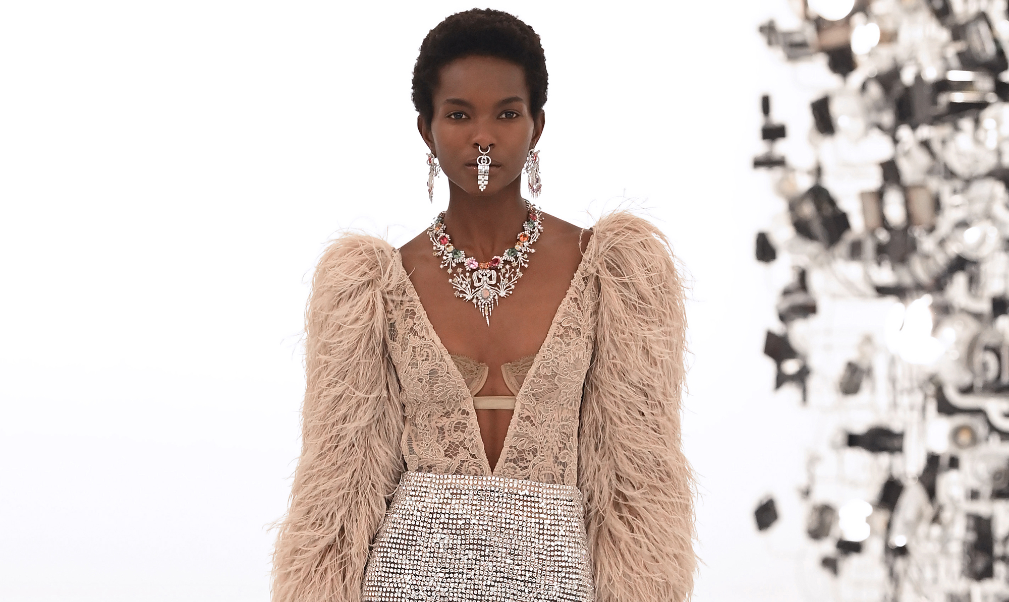 Det her er klart være et af vores yndlingslooks fra Guccis nye Aria-kollektion. gucci x balenciaga
