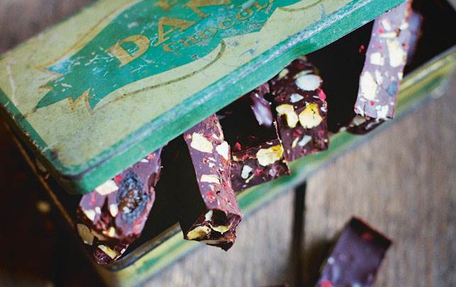 Rocky road er små stykker konfekt, som er nemme at lave. Konfekt med chokolade