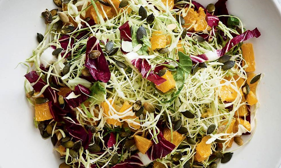 Nem og lækker salat med spidskål og appelsin Salat med spidskål og appelsin
