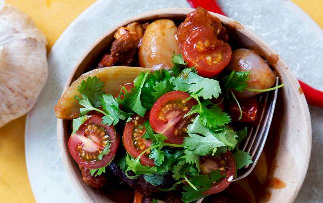 Lammegryde med tomater og hvidløg Opskrift på lammegryde med tomater og hvidløg