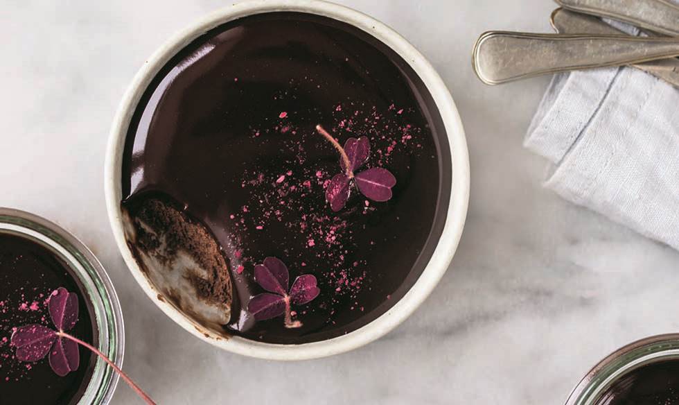 Super lækker og intens chokolademousse. opskrift på chokolademousse