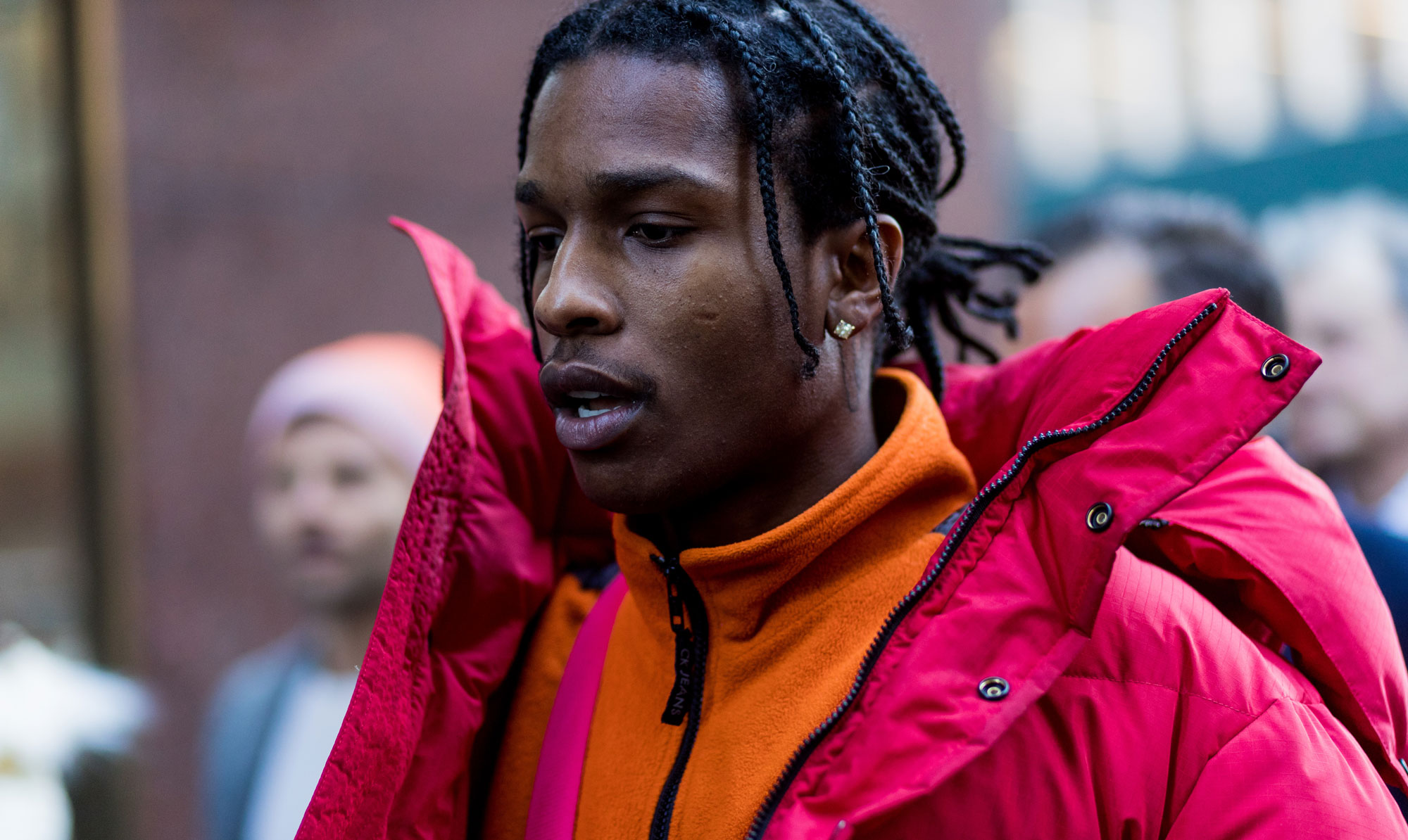 ASAP Rocky på vej til Calvin Kleins modeshow til New York Fashion Week i 2017. Han var en af de første stjerner, der dyrkede 'gorpcore'-stilen. Trendens anatomi: “De køber ind i de smarte butikker, men er ikke originale”