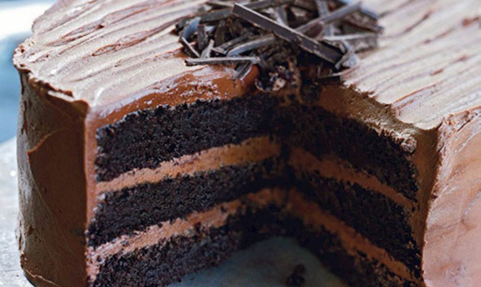 Trelags mørk chokoladekage (Triple layer dark chocolate cake). Trelags mørk chokoladekage (Triple layer dark chocolate cake)