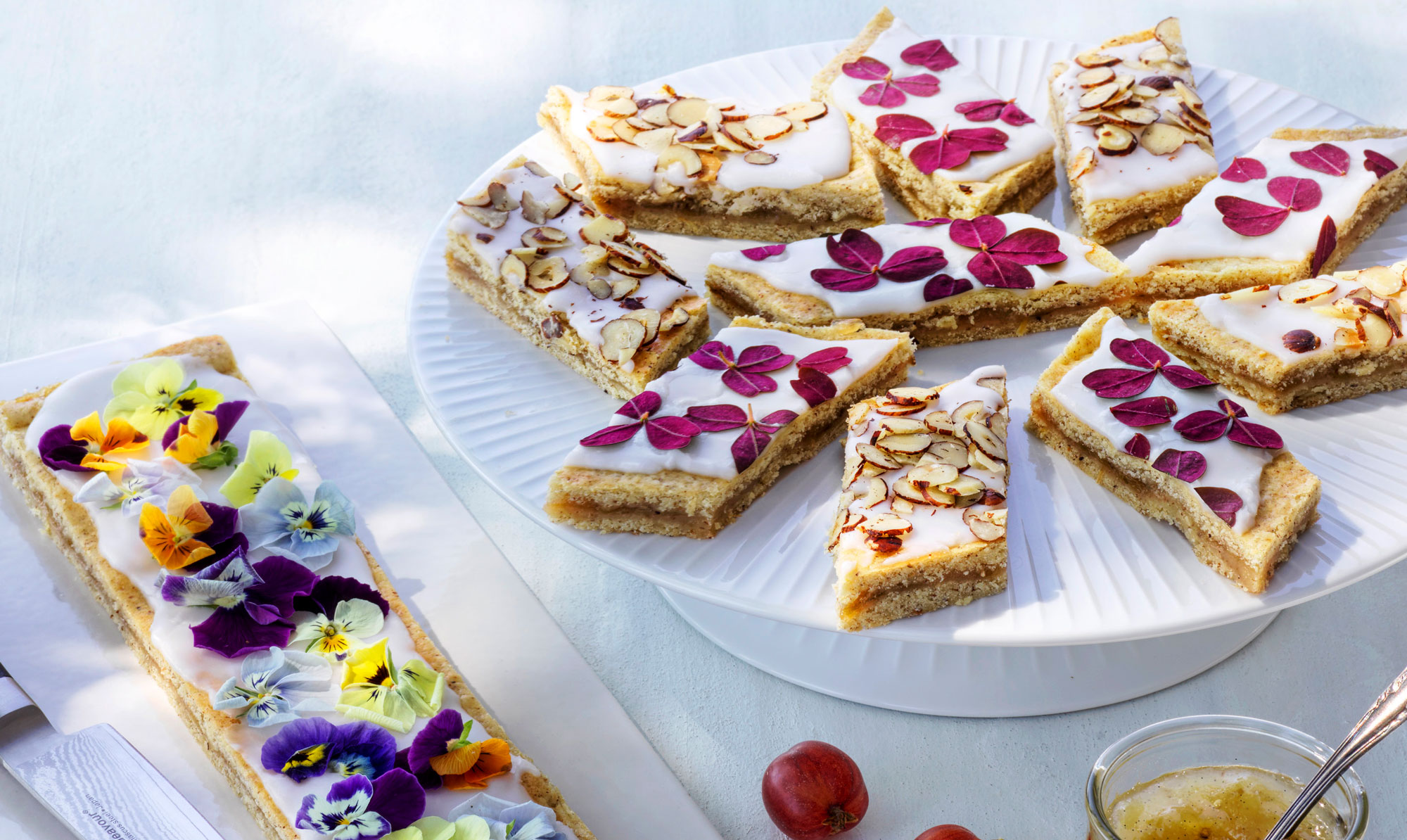 Stikkelsbærsnitter med hasselnødder