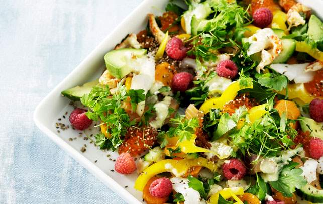 Sashimisalat: Salat med laks, hellefisk og krebs Opskrift på sashimisalat: Salat med laks, hellefisk og krebs