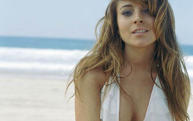 Lindsay Lohan vil jeg møde nye mennesker på Tinder. Mød kendte mennesker på Tinder