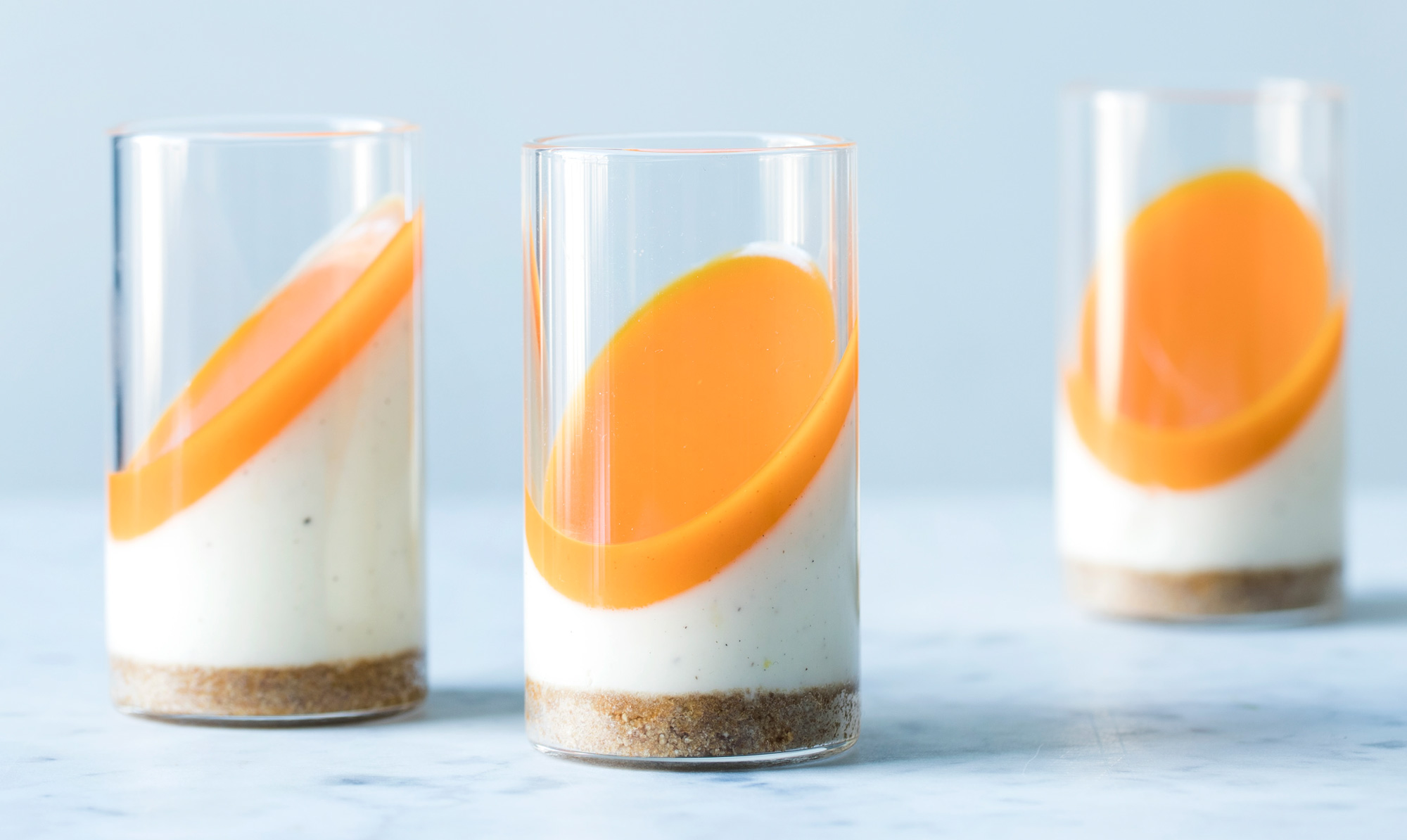 Opskriften er udviklet særligt til ALT for Damerne af Emil Obel fra Den Store Bagedyst. Emil Obels pannacotta med kærnemælk og havtorn