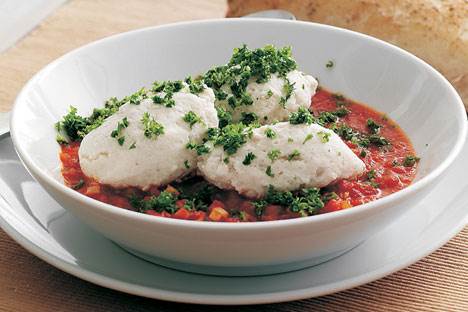 Fiskeboller med tomatsovs