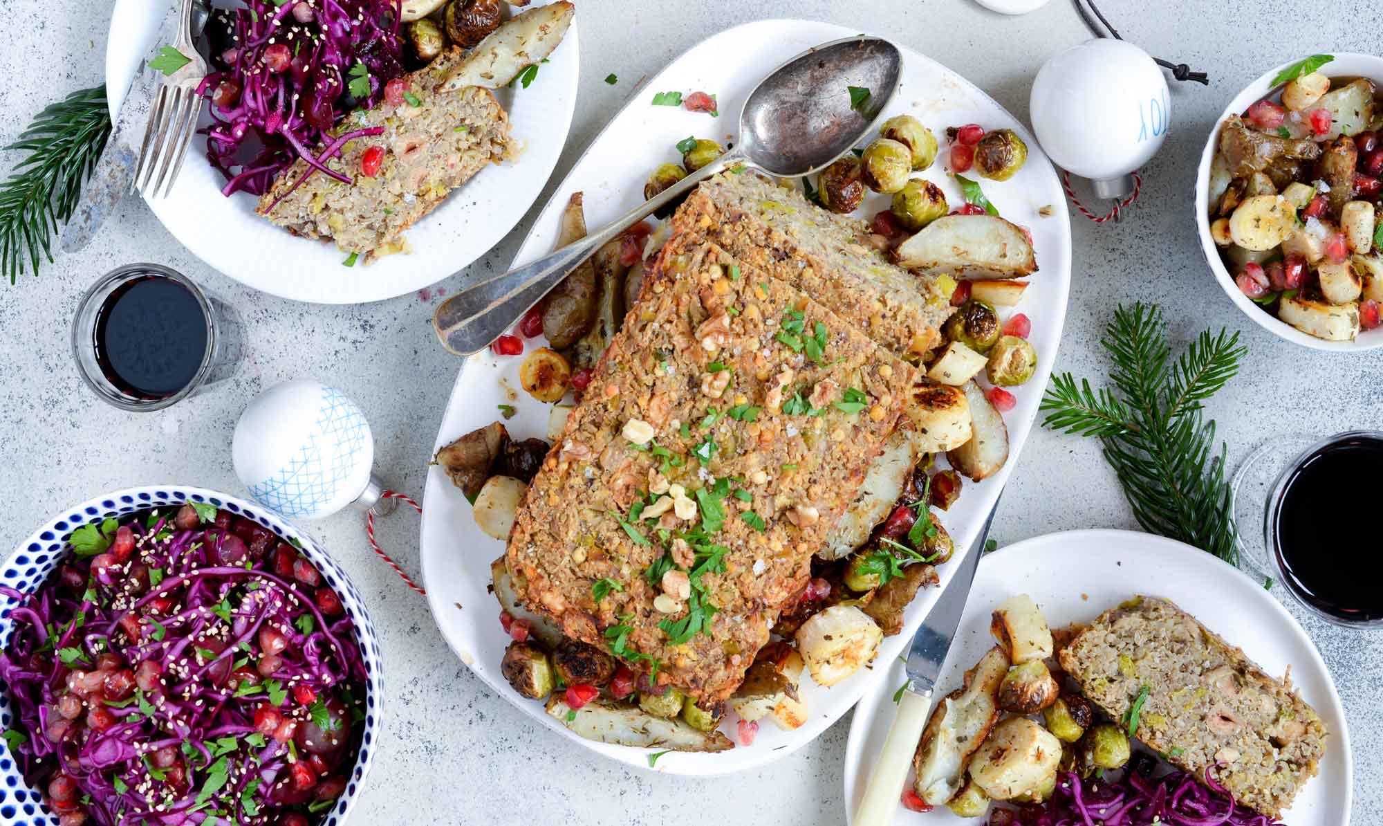 Ifølge kogebogsforfatter Maria Engbjerg behøver en grønnere jul hverken at være fanatisk eller ufestlig. Vegansk julemiddag: Nøddesteg & vegansk julesauce
