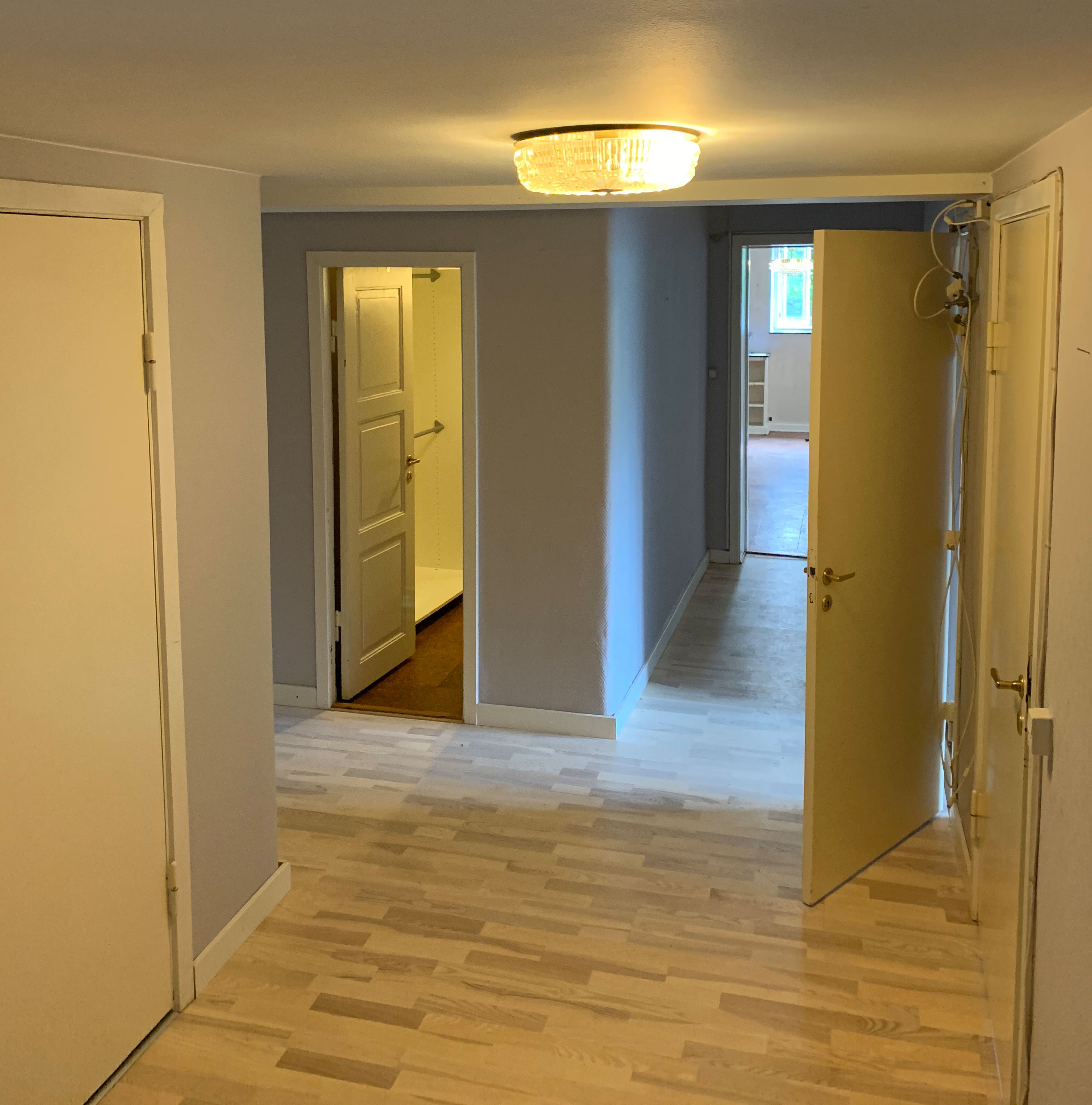 Entreen før renoveringen.