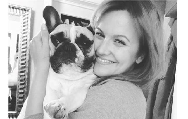 Sandra (foto) opfordrer til, at vi taler pænere til os selv. Er du også din egen værste fjende?