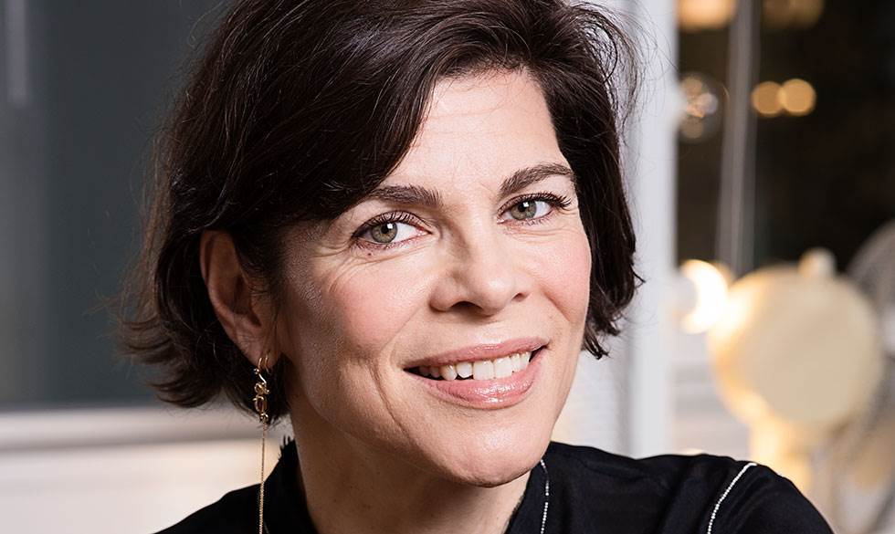 Ellen Hillingsø har for nylig fået fjernet sin karakteristiske skønhedsplet på venstre kind, fordi den voksede. Til gengæld fylder hun sig ikke med botox, fordi hun mener, det er at bremse en naturlig bevægelse. Ellen Hillingsø